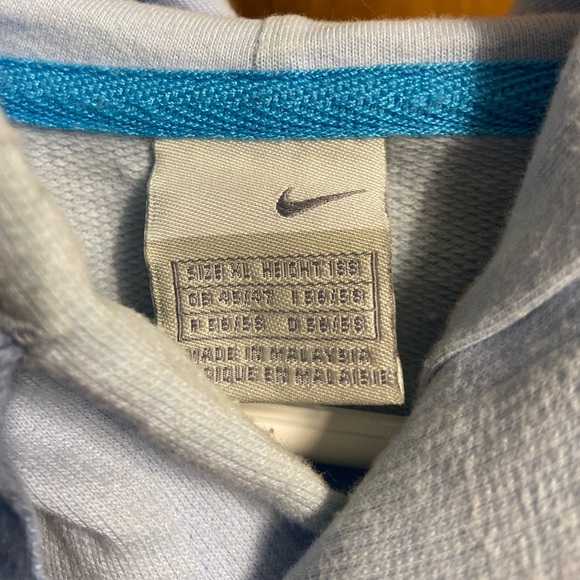 Vintage Nike Y2K Center Logo Hoodie - Picture 6 of 10